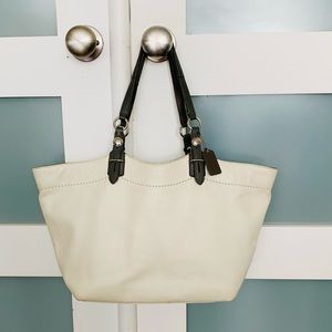 Coach leather tote👜💖